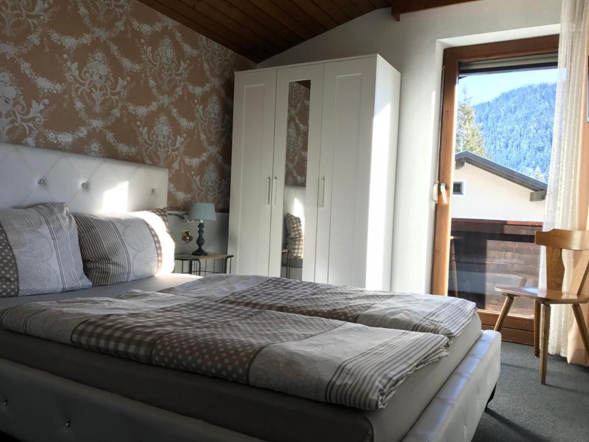 Pension Ostbach Leutasch Exterior foto